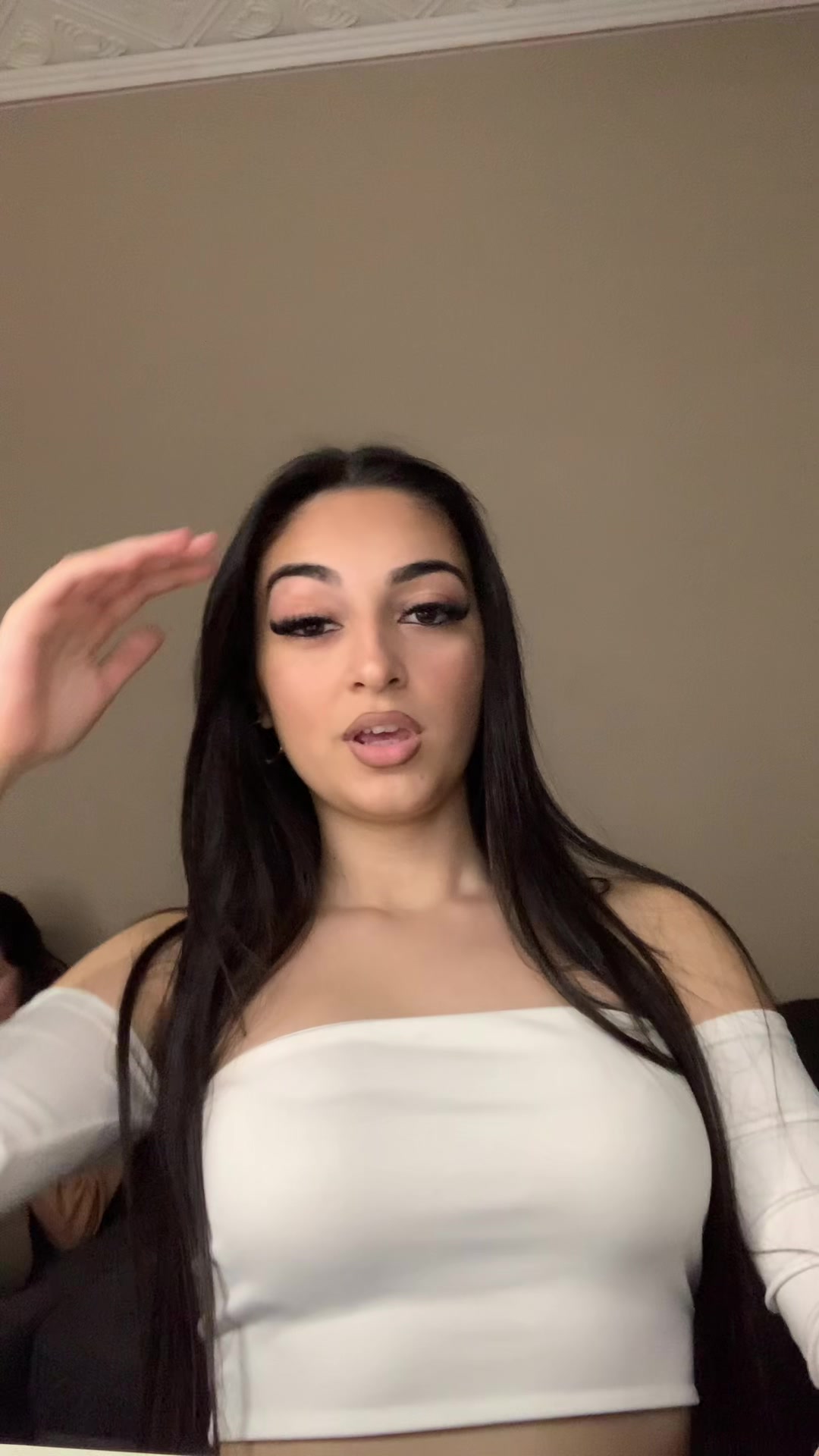 @𝓥