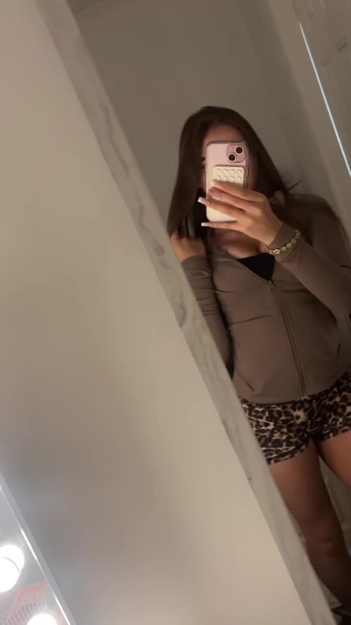 @AmberMcloughlin