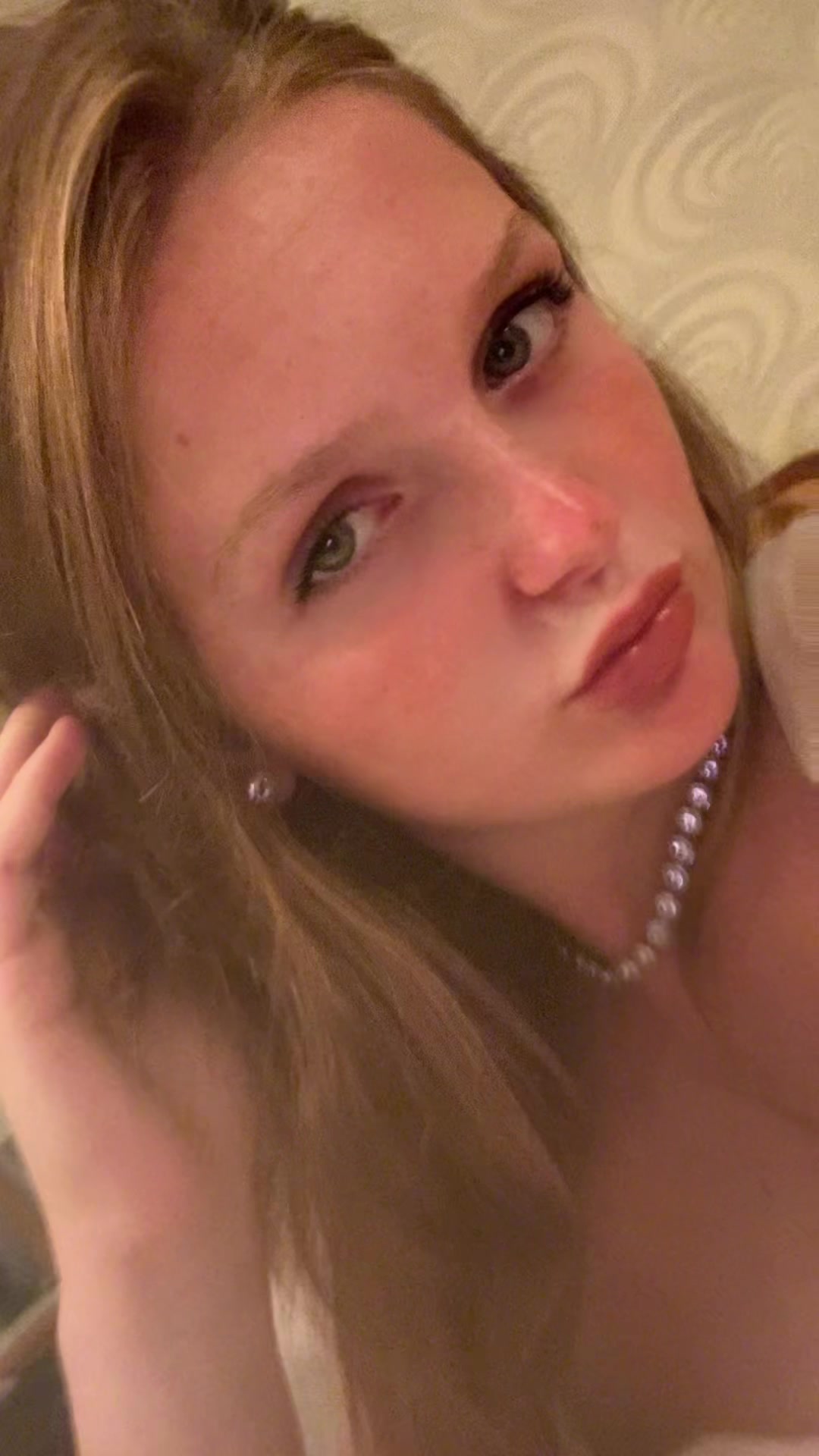 @👸🏼