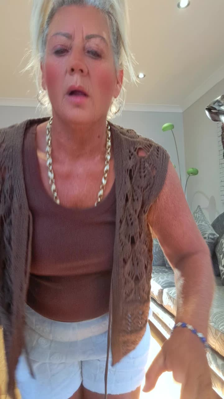 @Adele Teale560