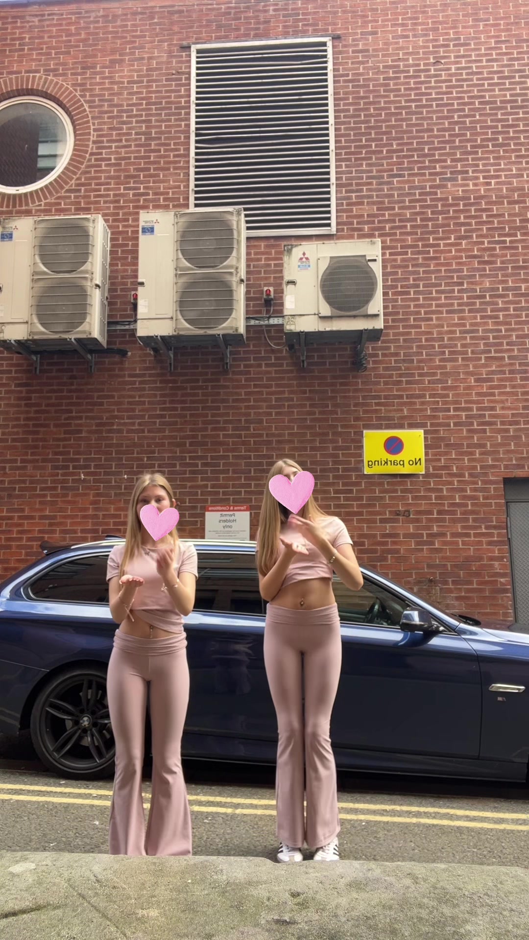 @????