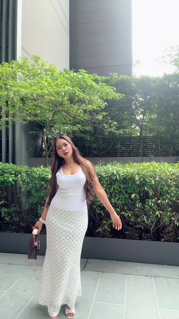 @yuni_karthika