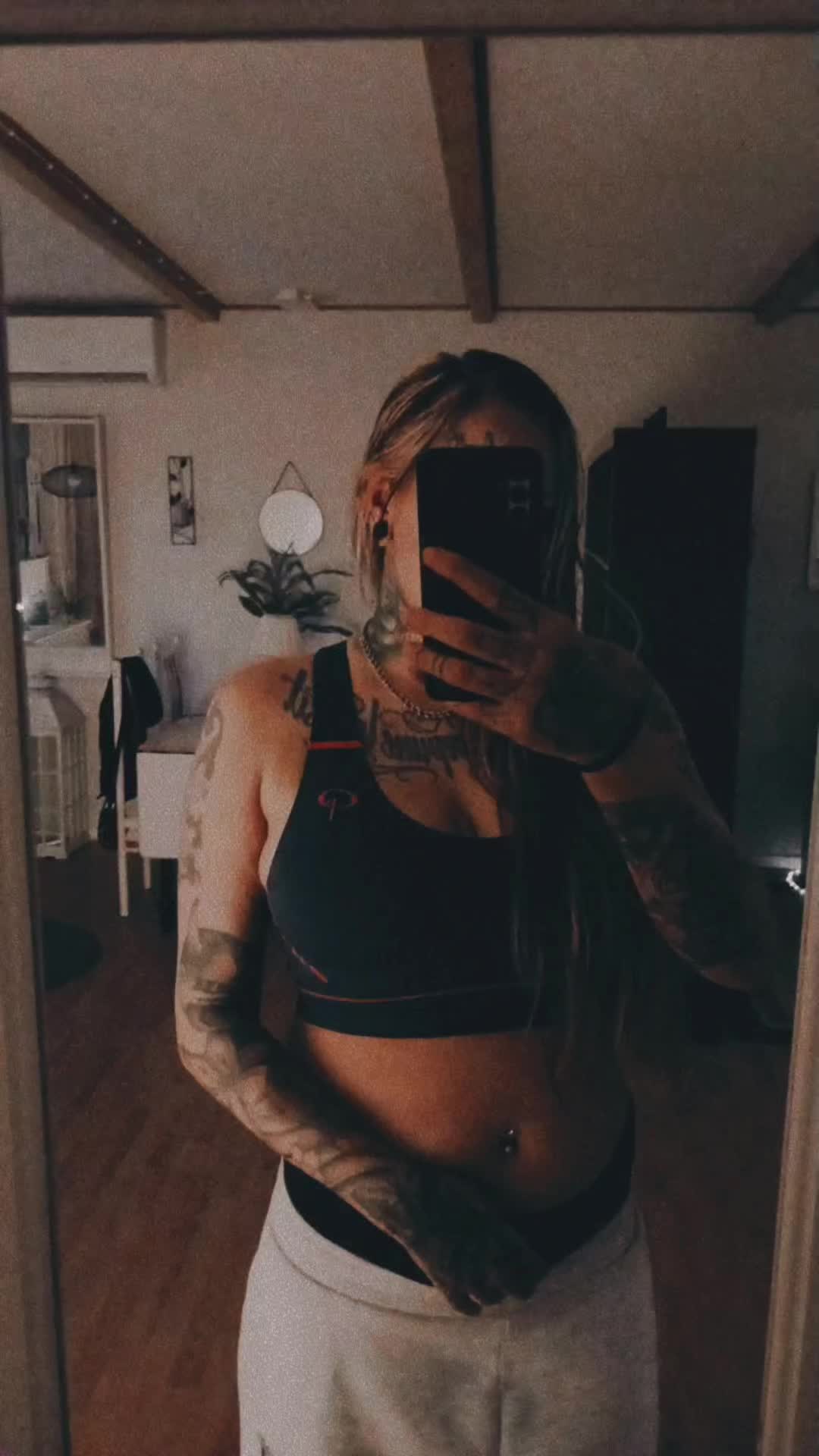 @Alexandra &hearts;️🔥