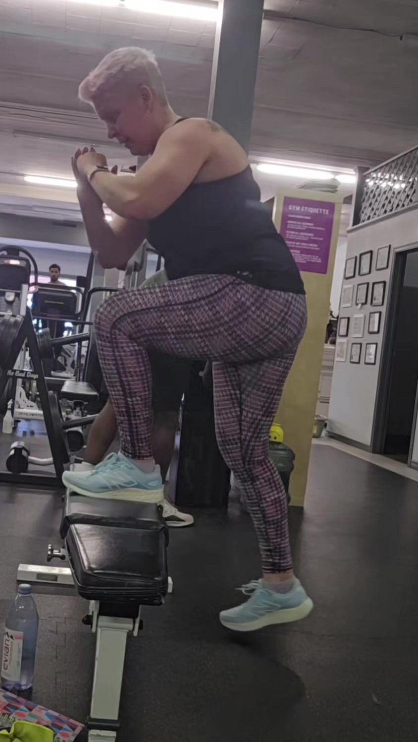 @twylaburdick