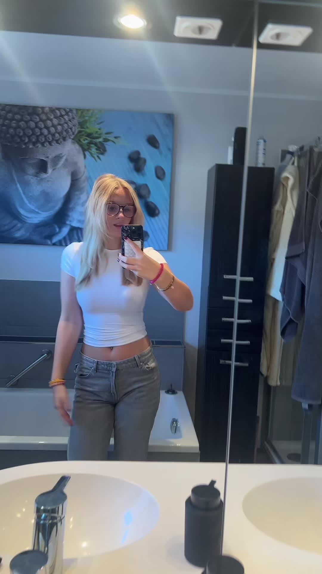 @user83763837637848