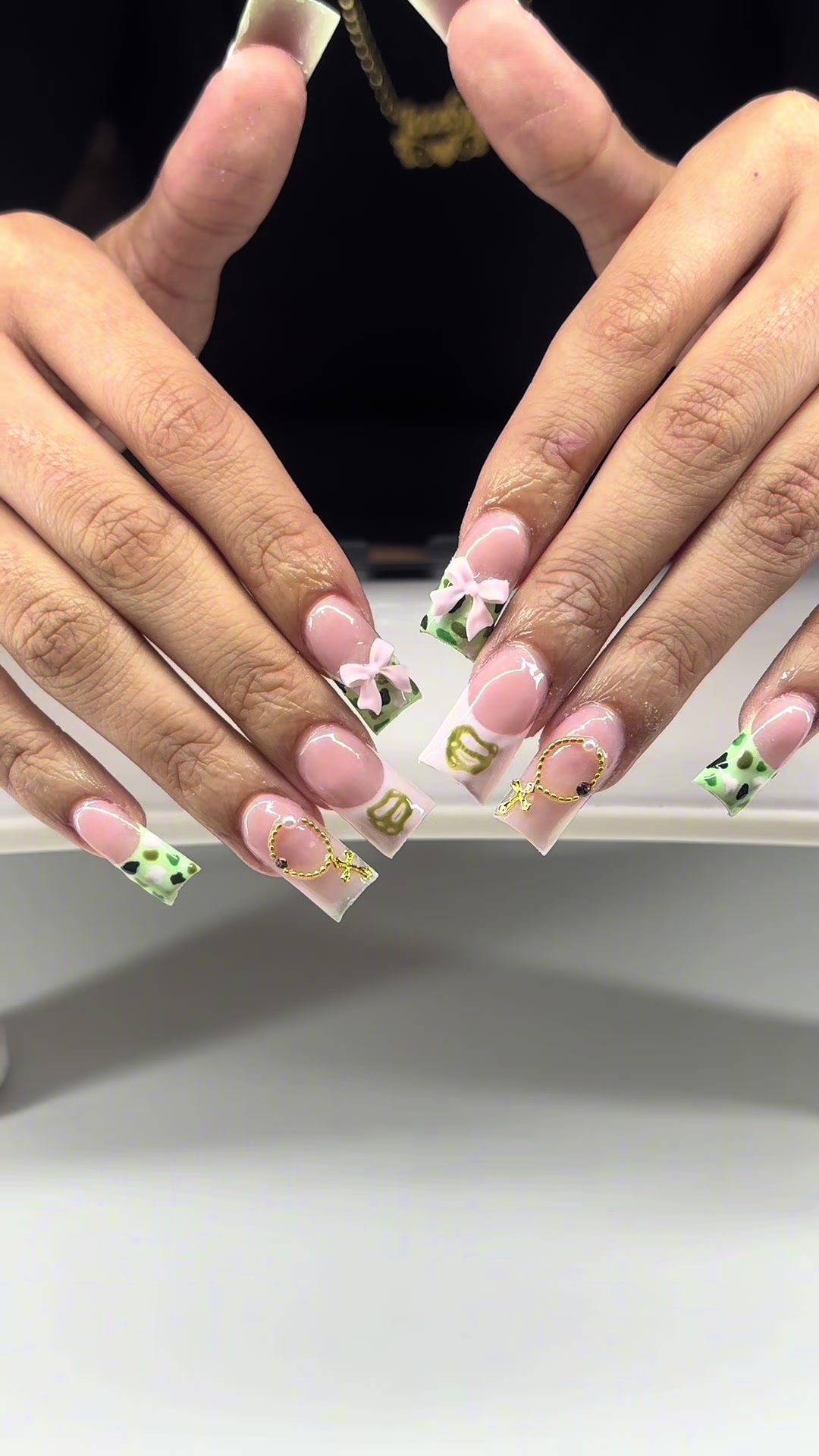 @arielle renae | va nail tech