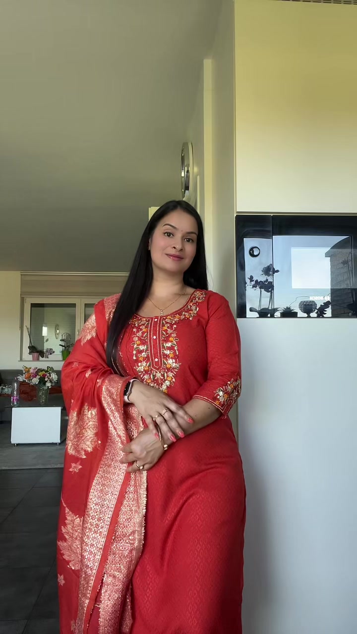 @Neeruee