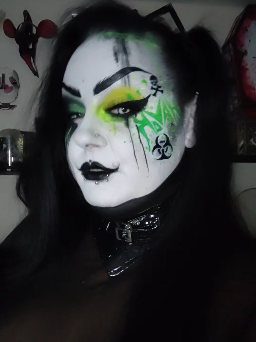 @Michaela_Shadow