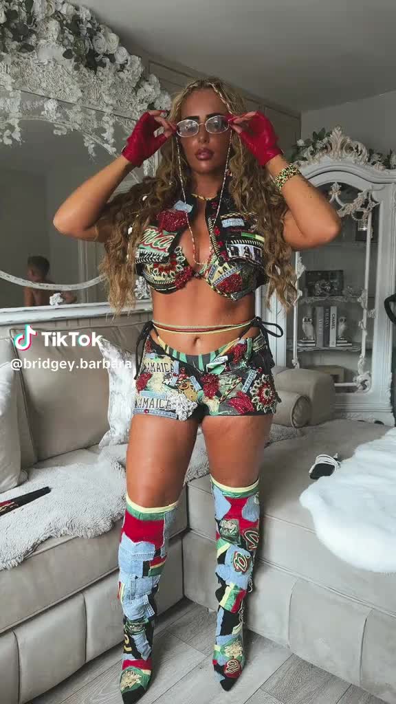 @costumemadecostumes