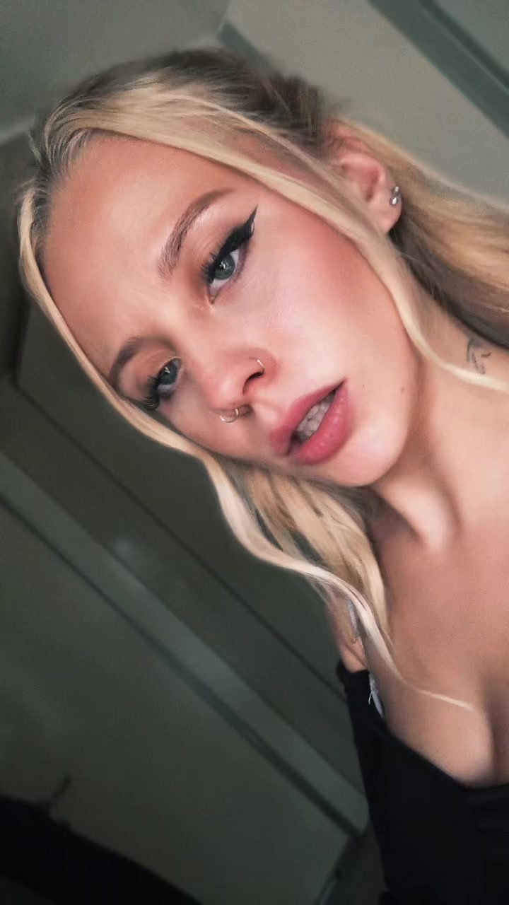 @🍁☠️🚬