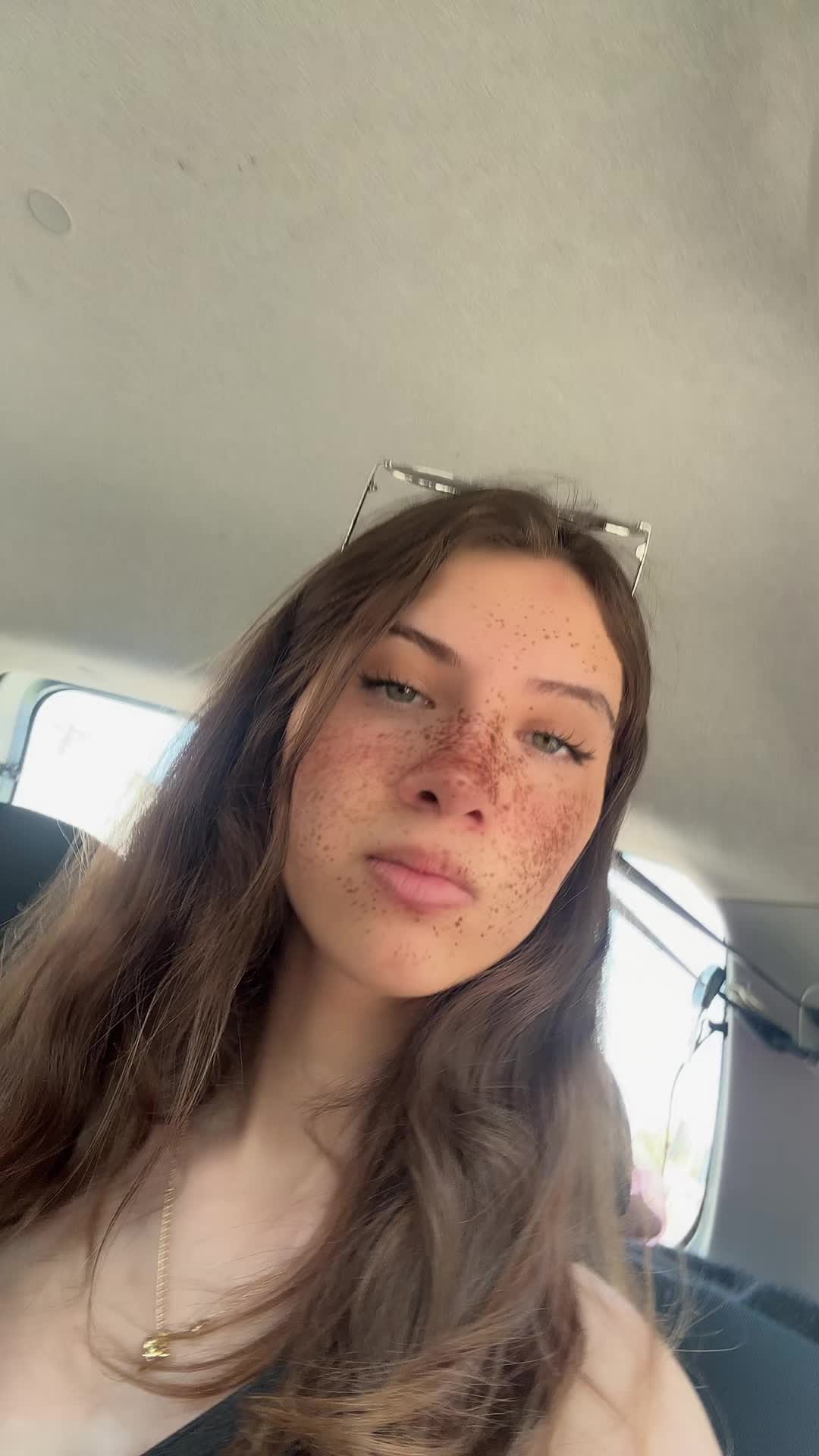 @Poli