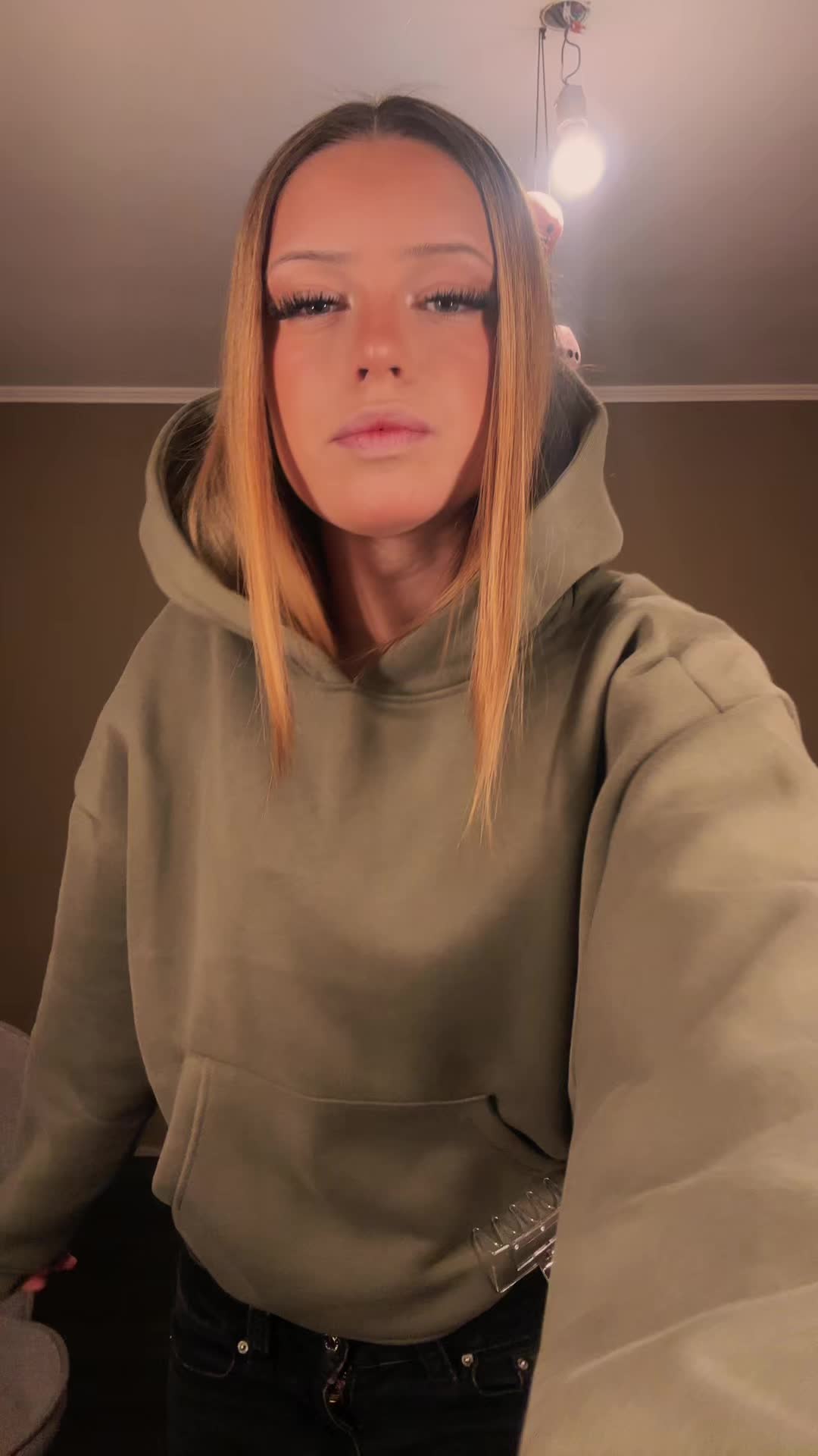 @👽