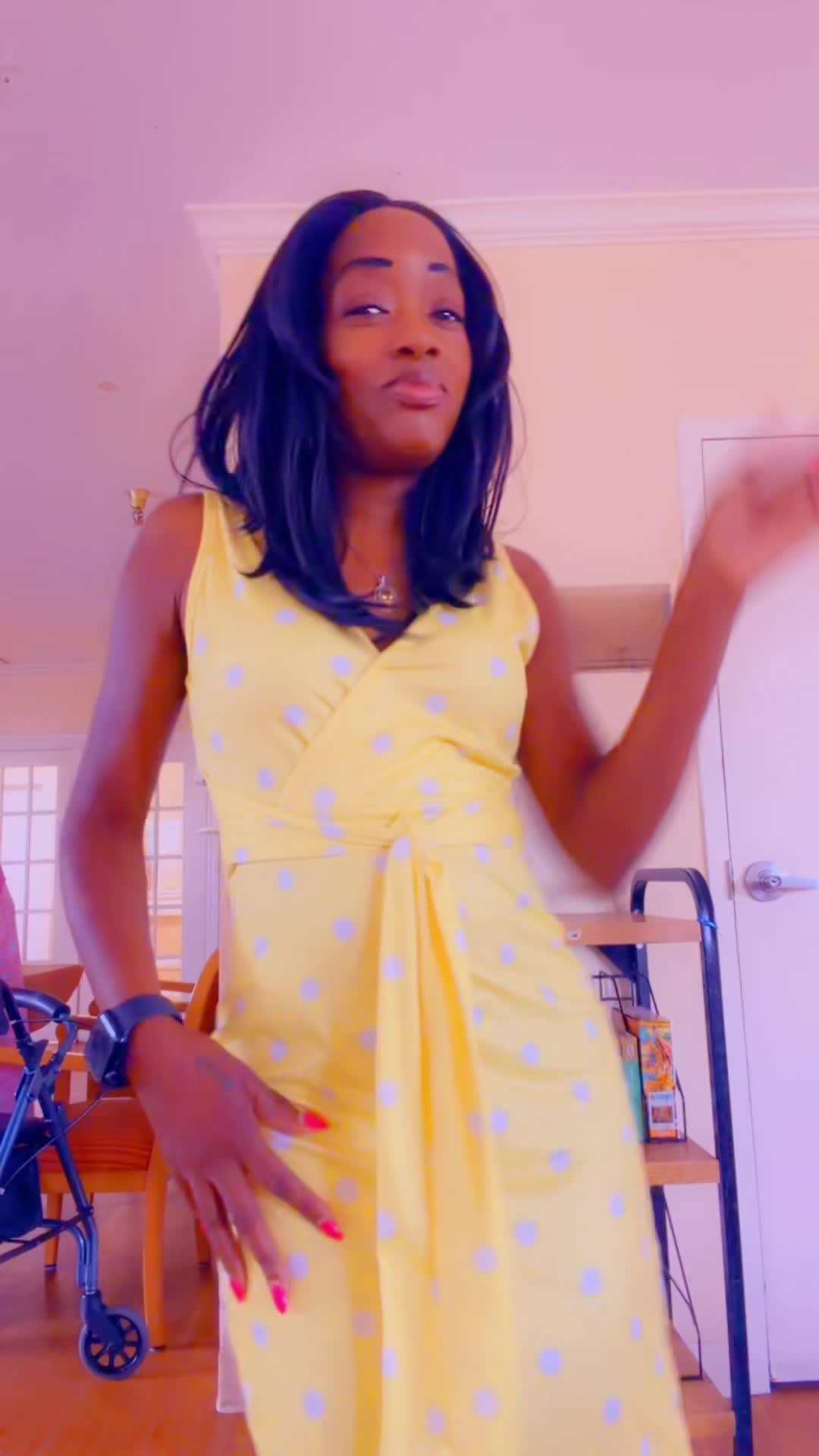 @krazylikeafoxx