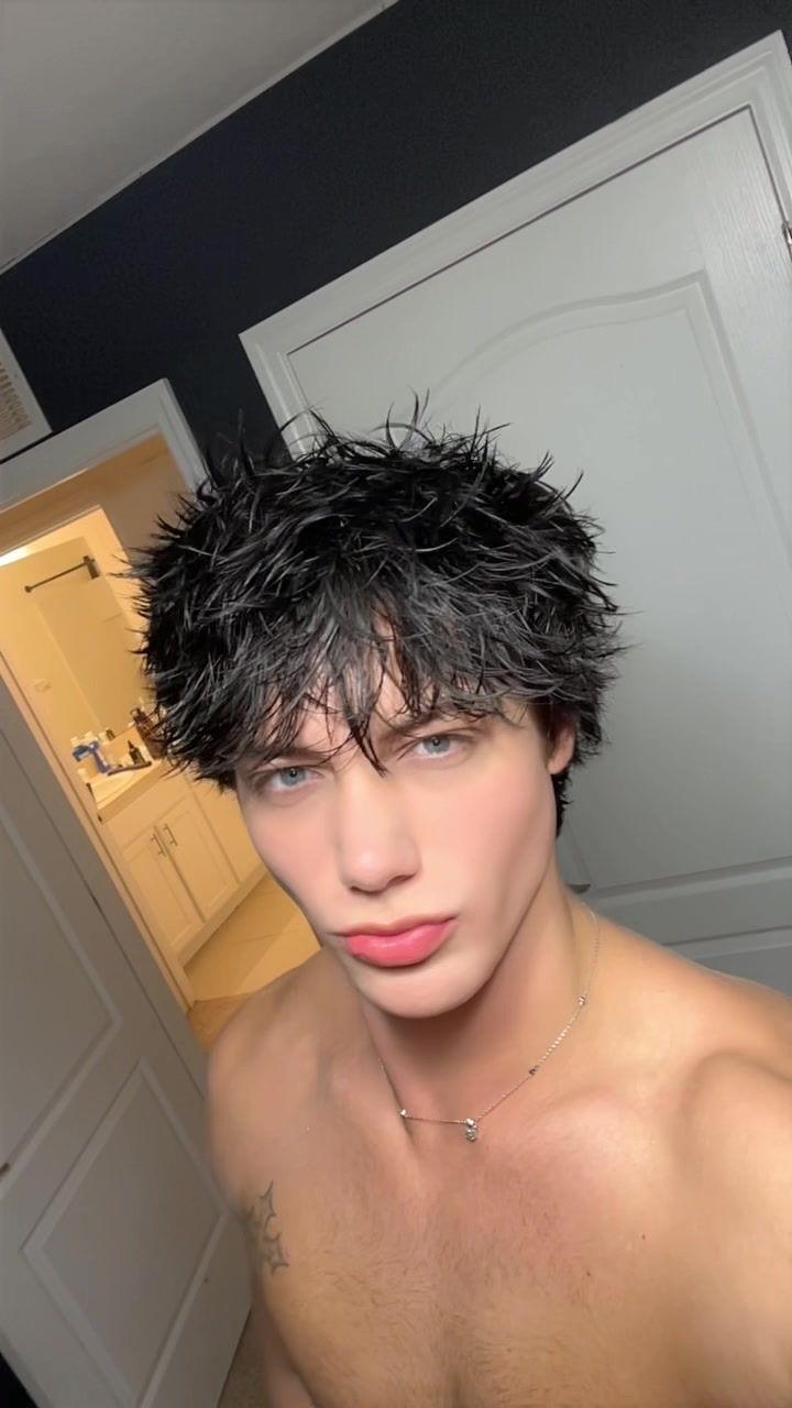 @hullo