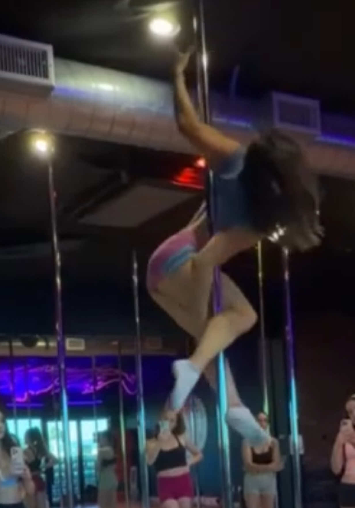 @polefitnessstudio