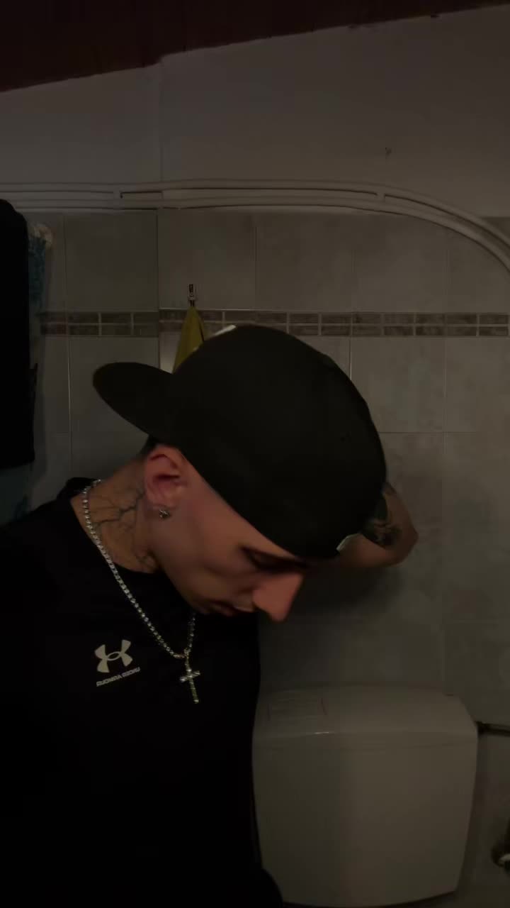 @Tsomis