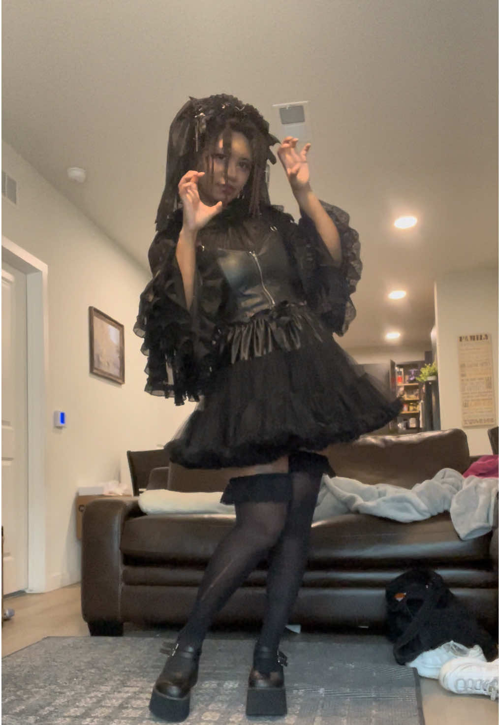 @poisonbeeee_
