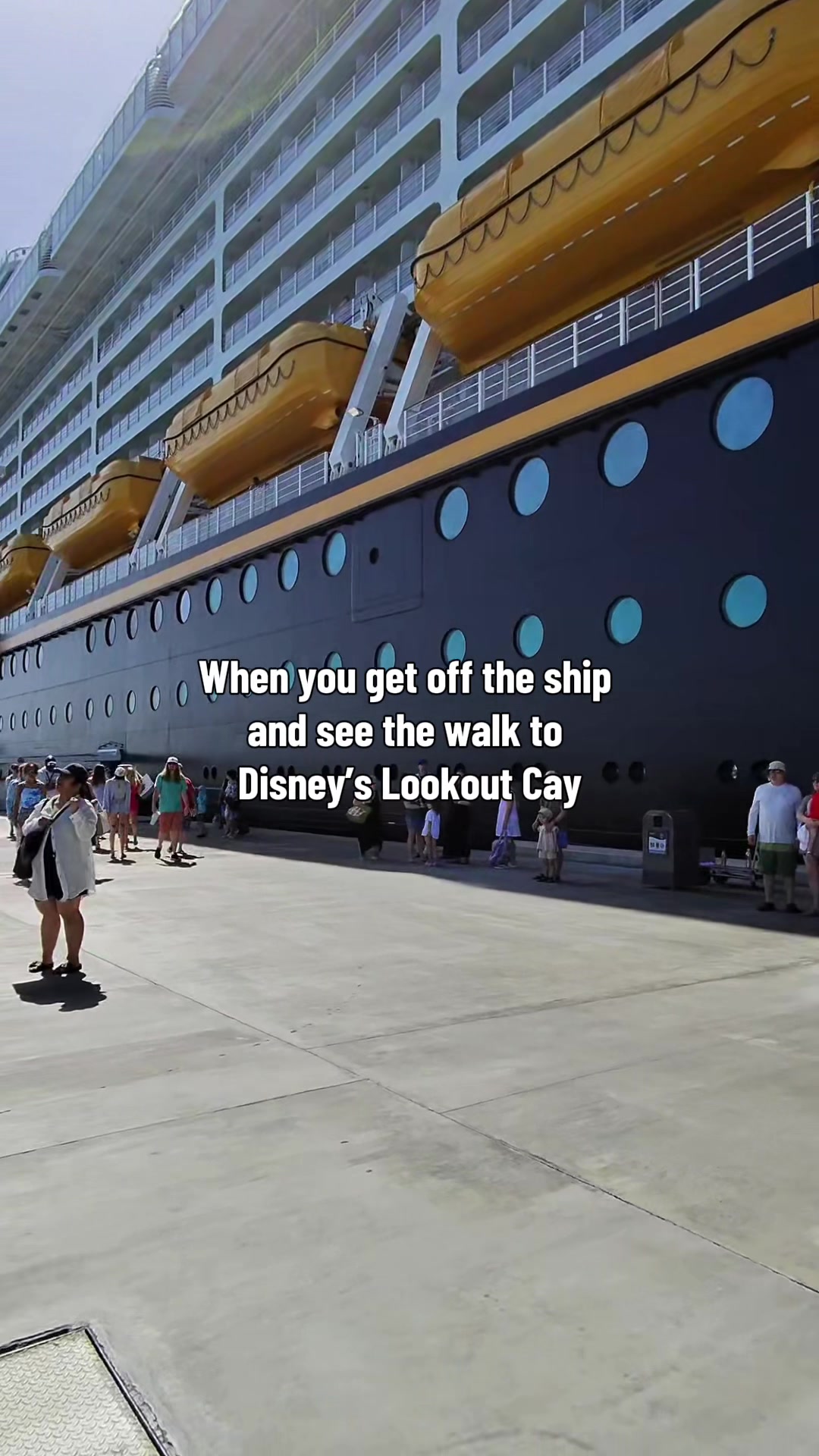 @Vicky | Disney Parks + DCL
