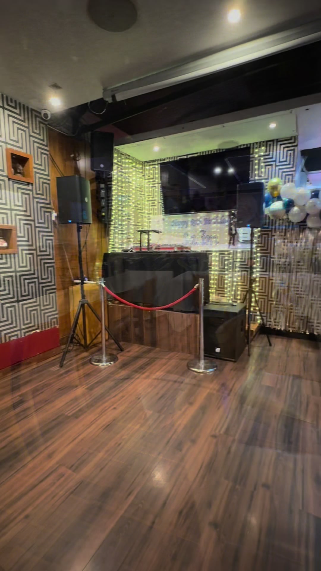@the golden lounge