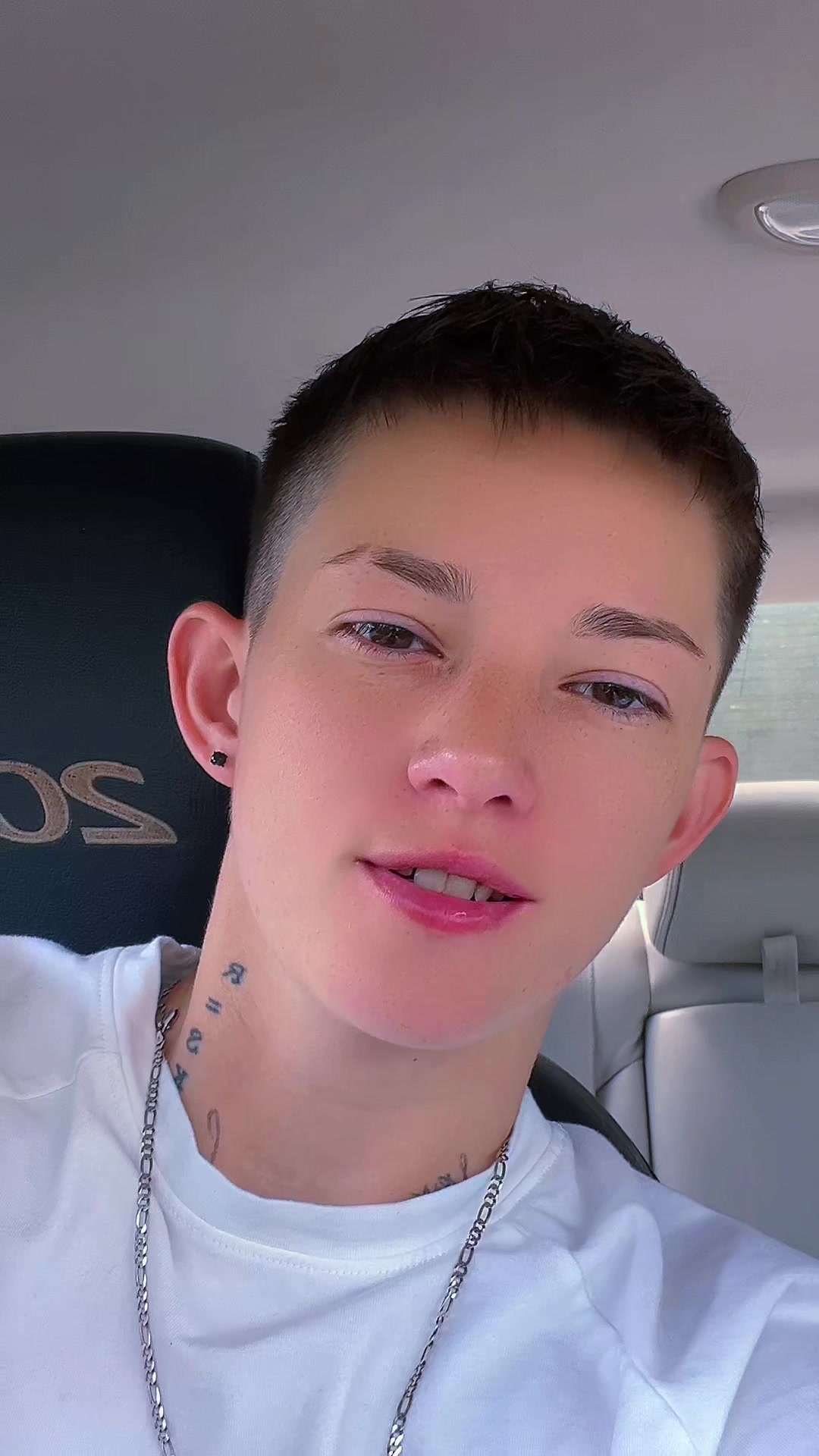 @That gay girl