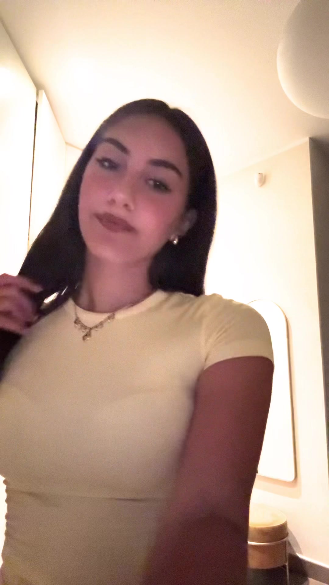 @𝒞𝒽𝒾𝒶𝓇𝒶