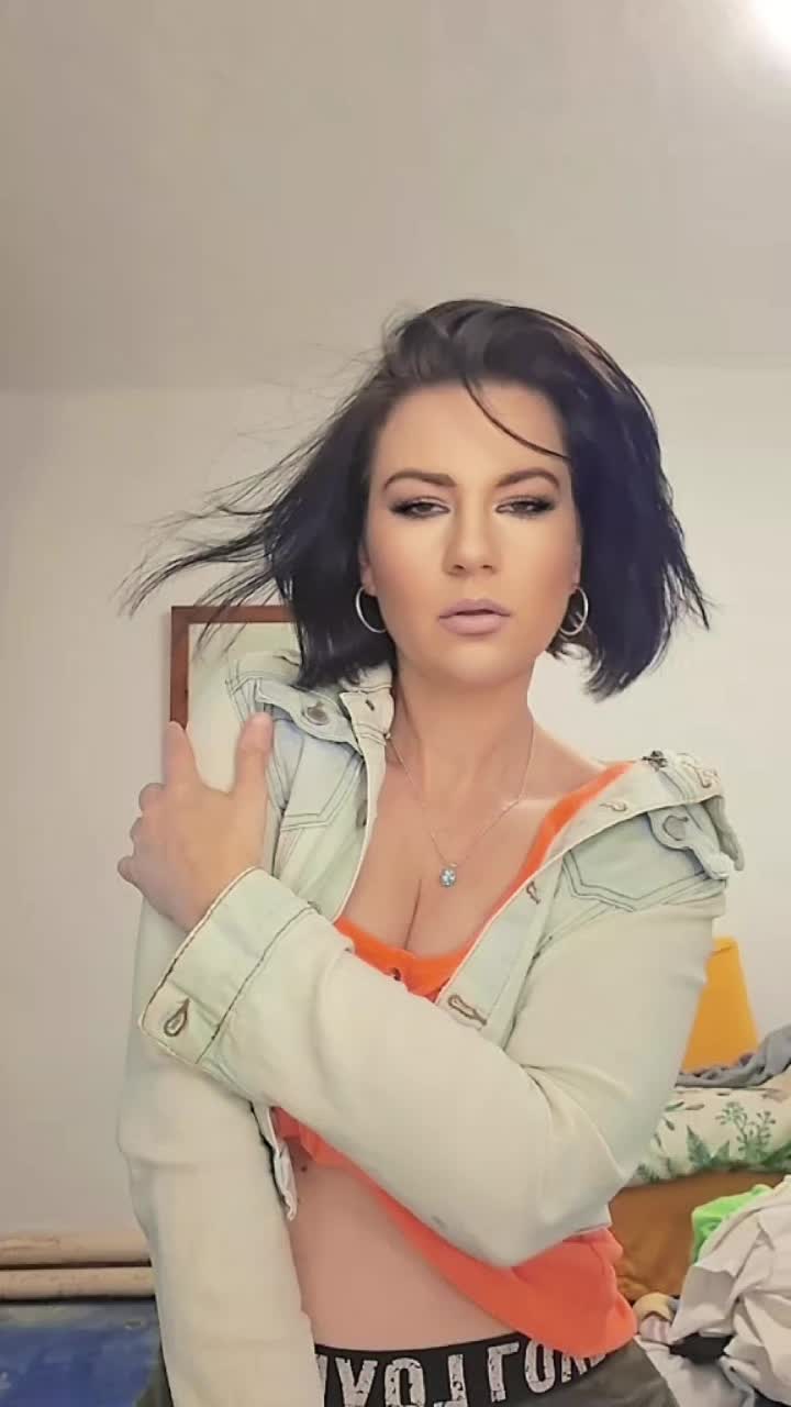 @Mischellinka💜🔥