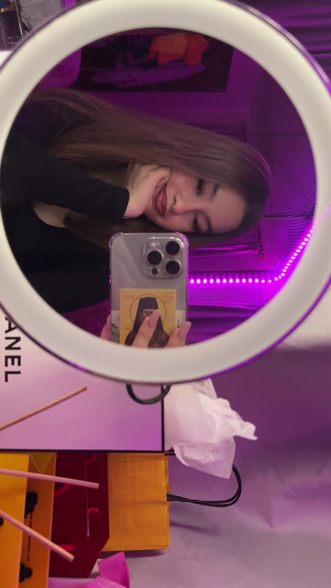 @👻