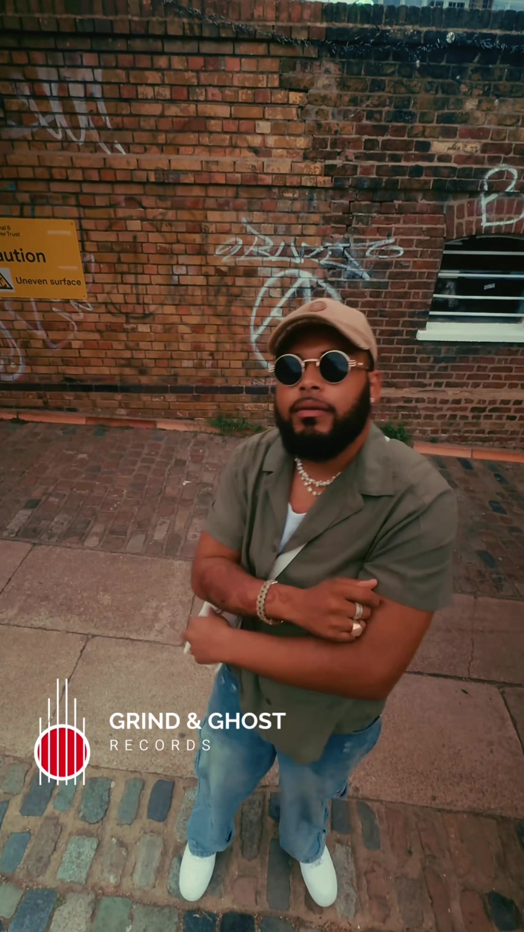 @G N G