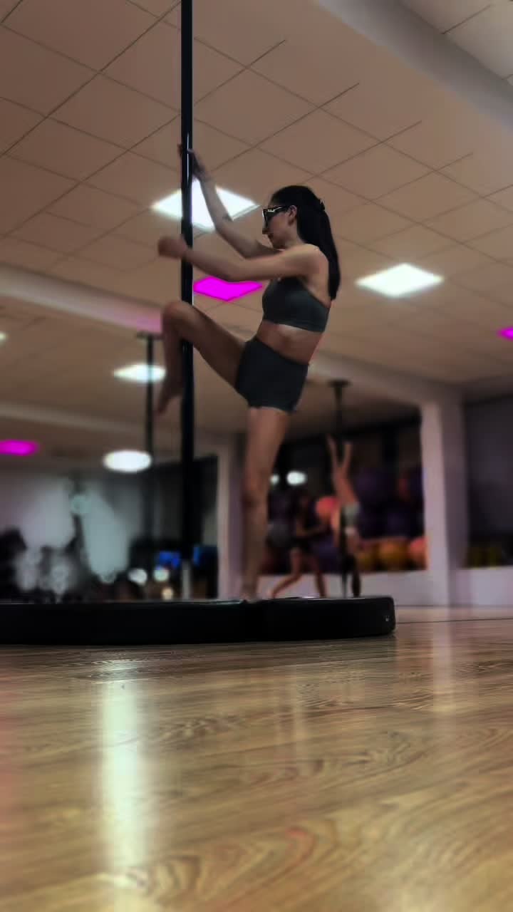 @Mel_in_Black