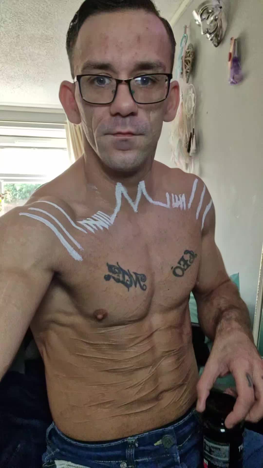@Michael Lloyd/bodybuilder