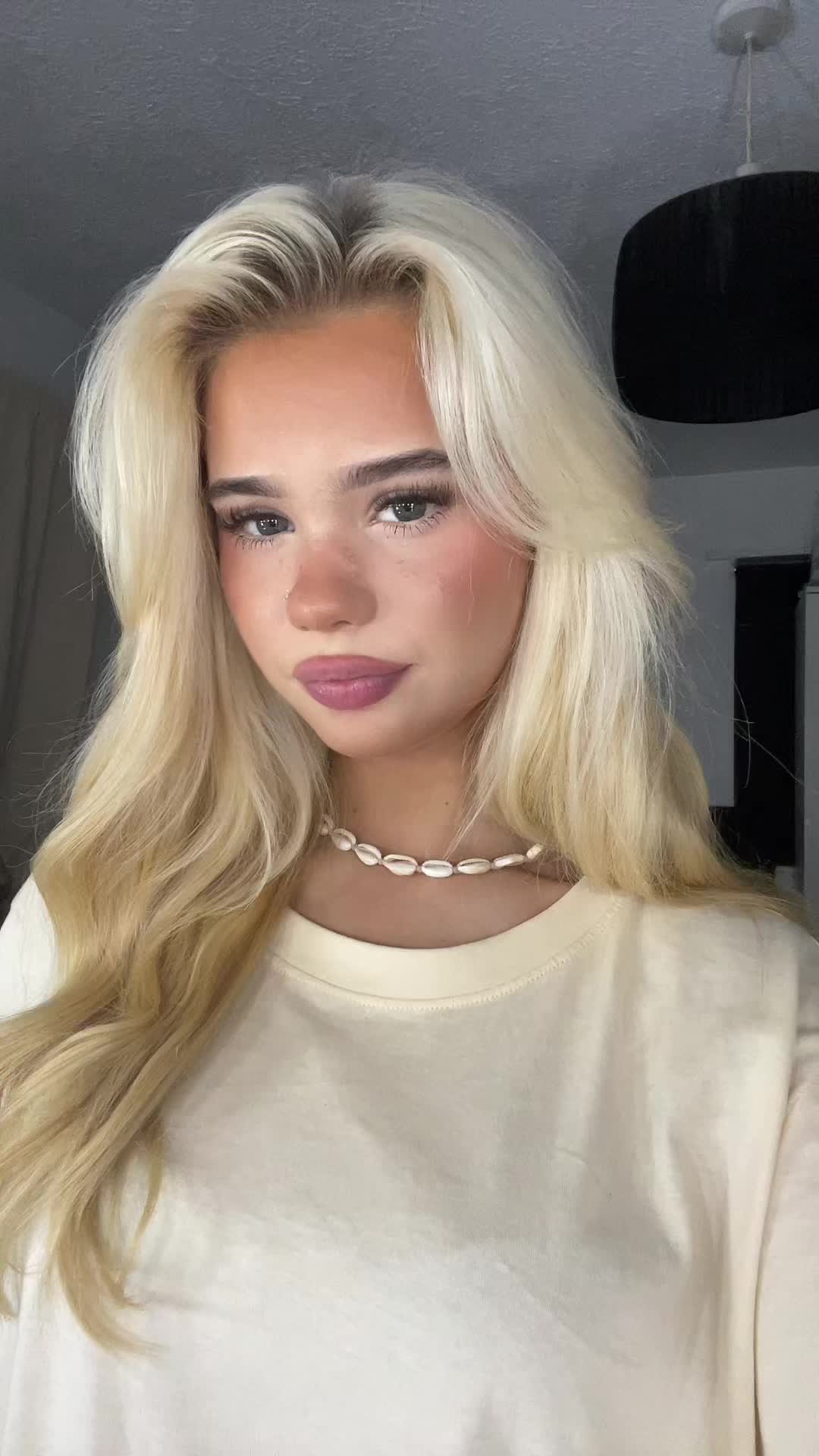 @💎𝐌𝐈𝐊𝐀 𝐁𝐑𝐎𝐎𝐊𝐒💎