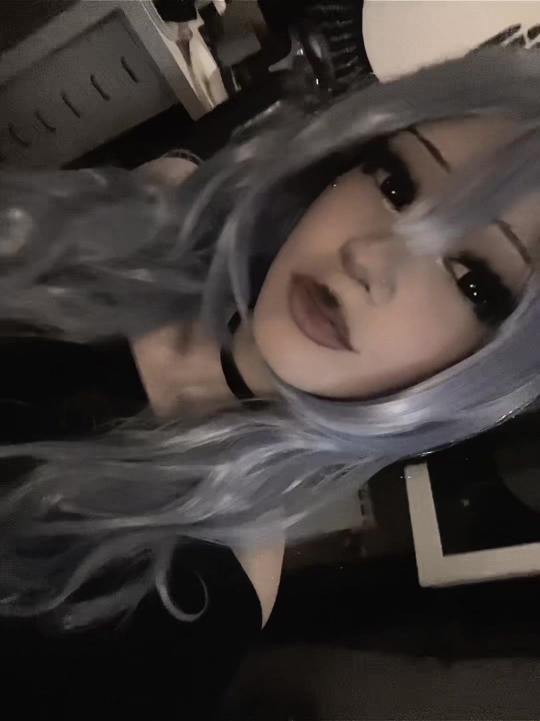 @⊝