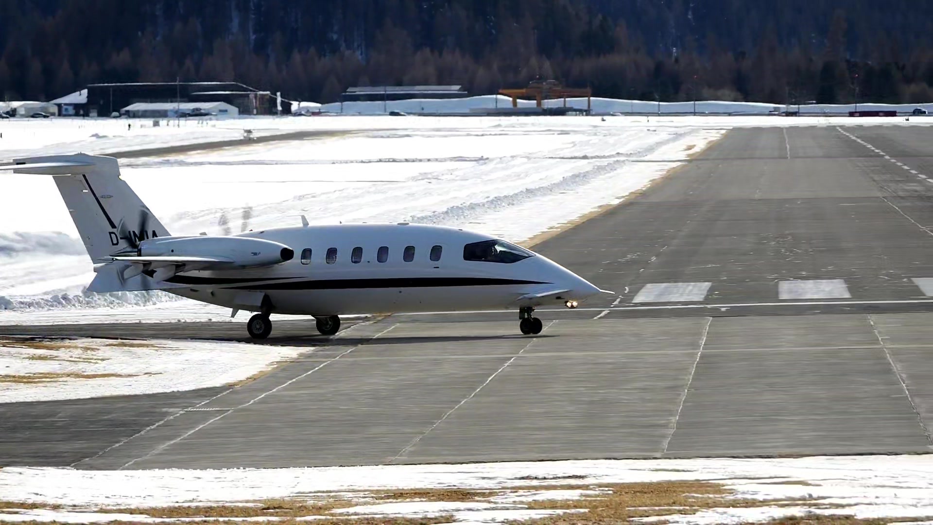 @RWY28