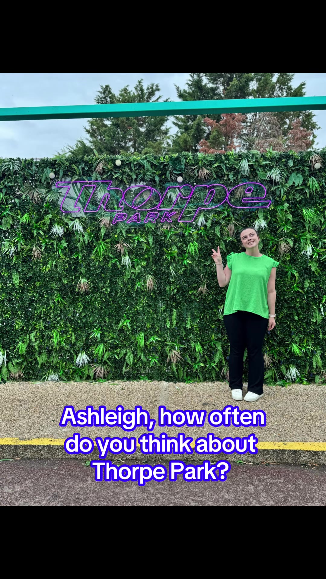 @AshleighJadeThemeParkLoser