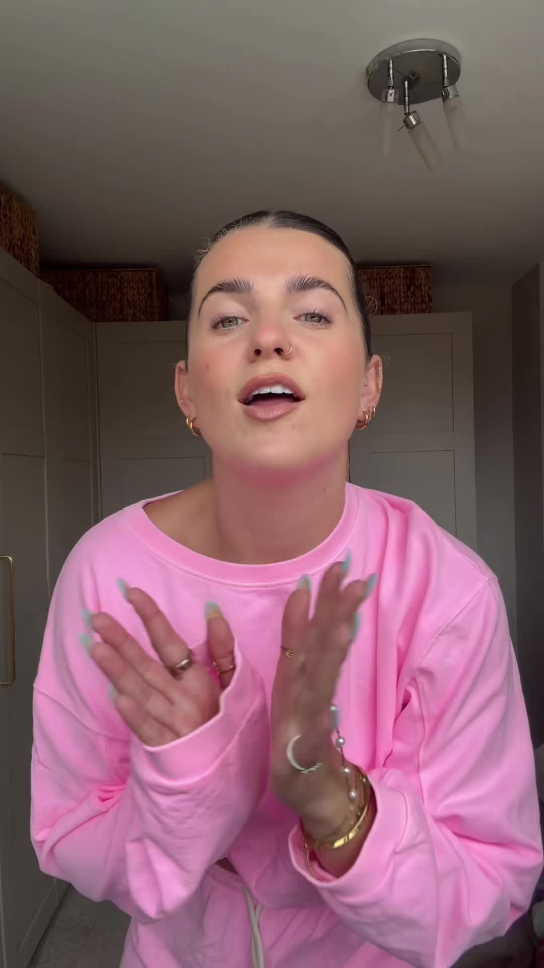 @elbuckles
