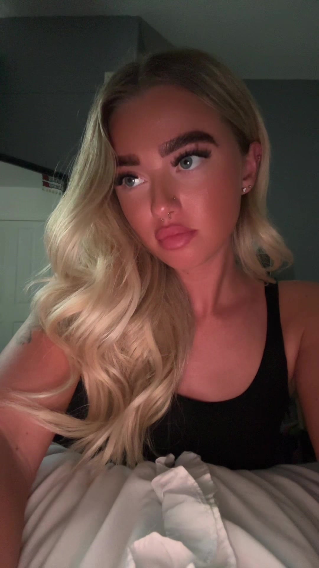@ROBYN 🖤
