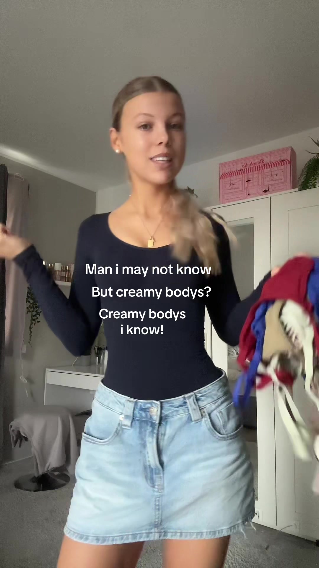 @𝘭𝘪𝘭𝘭𝘺