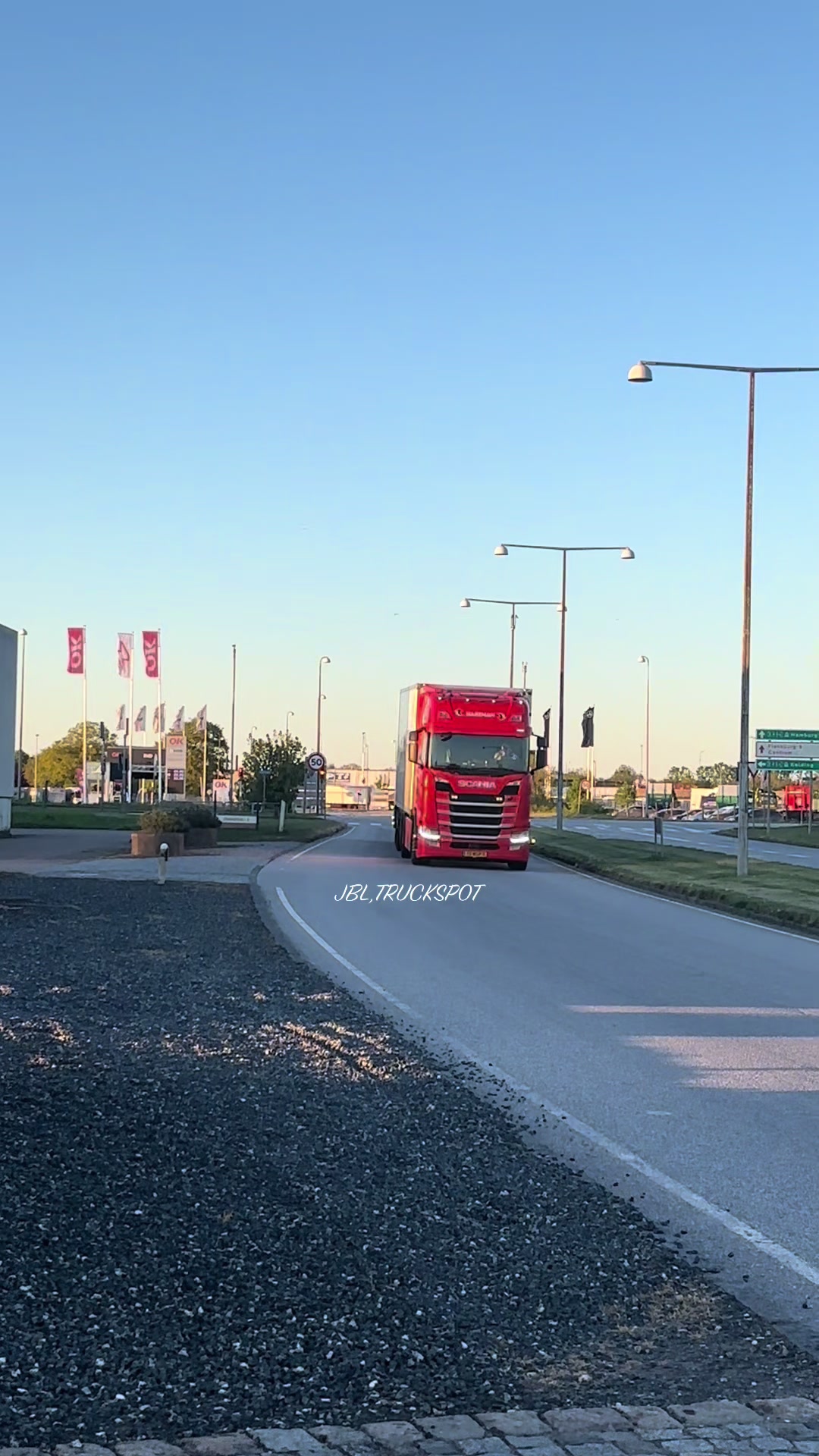 @JBL TRUCKSPOT