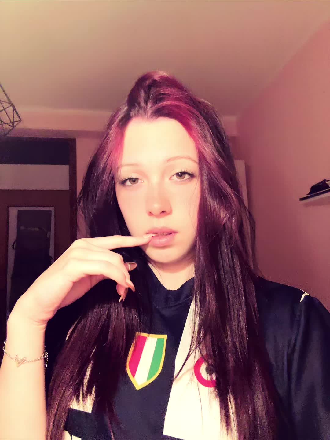@𝑣𝑖𝑐𝑡𝑜𝑟𝑖𝑎