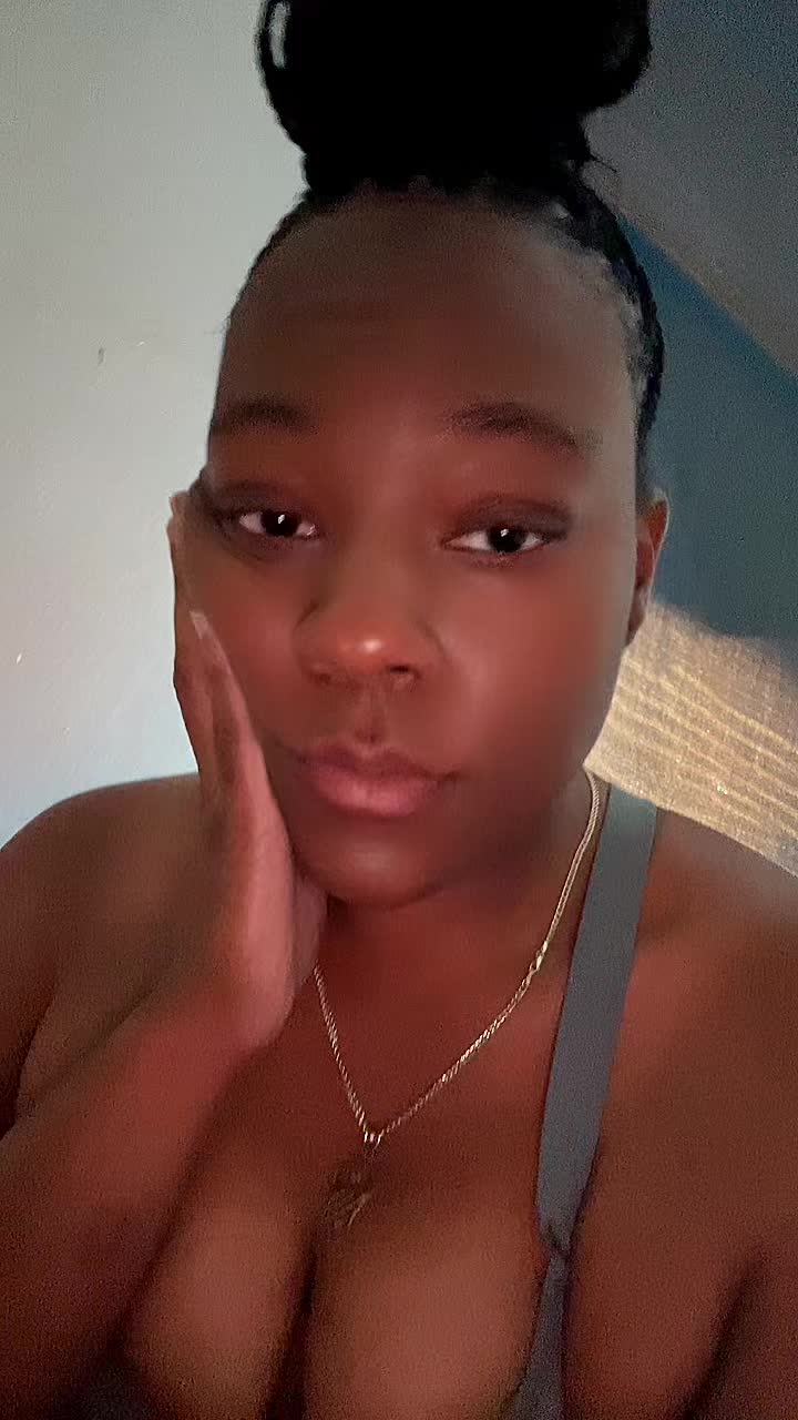 @Britnee—Bee