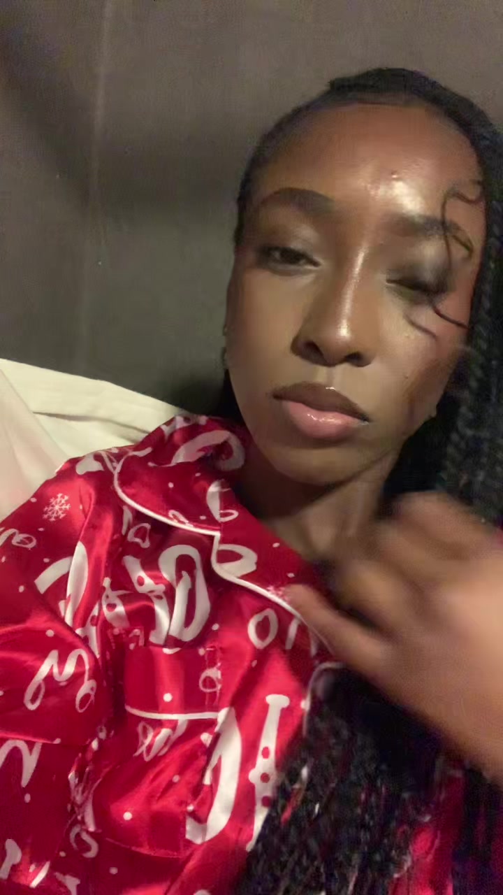 @V🏄🏾&zwj;♀️