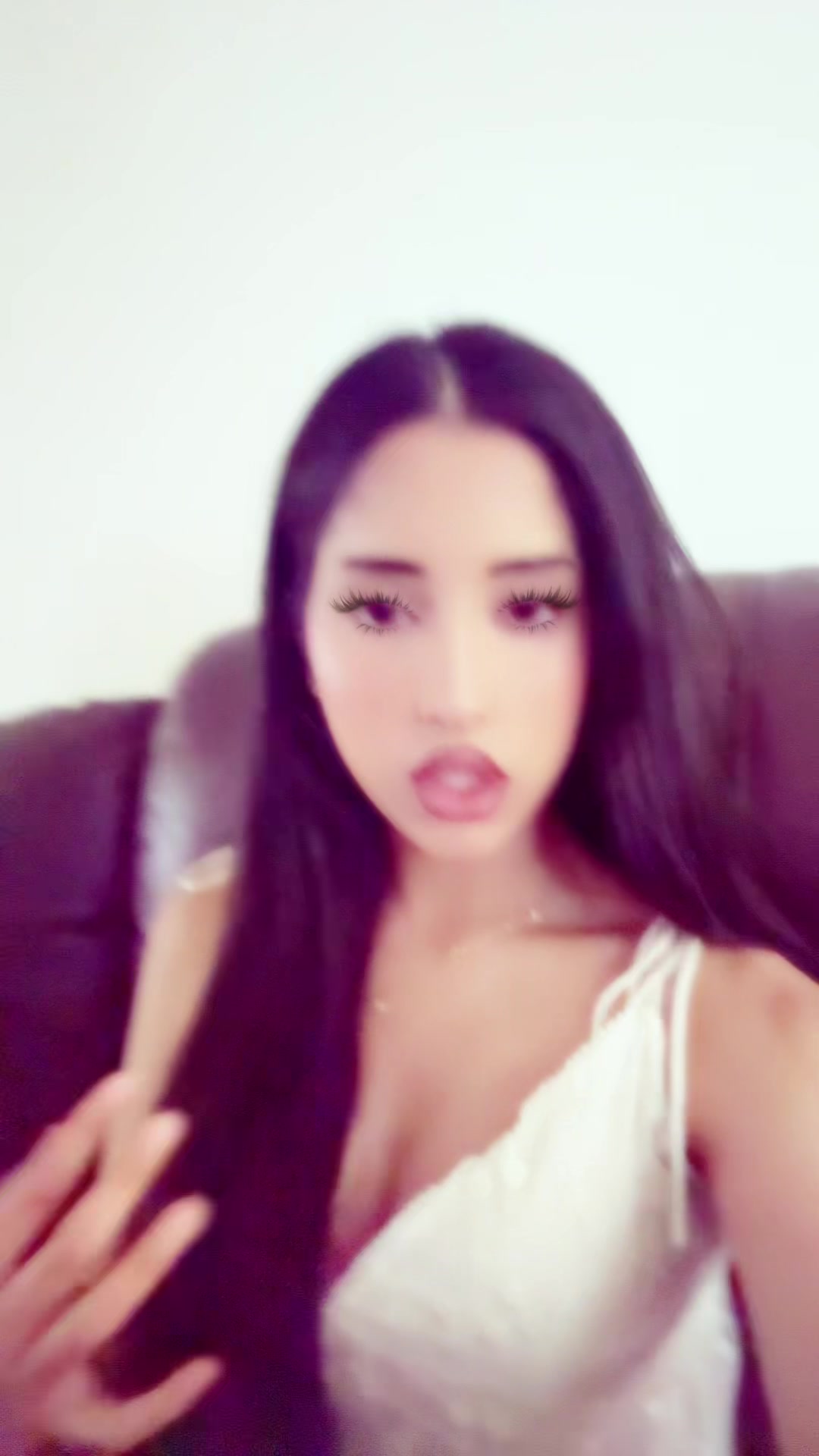 @anuxo_