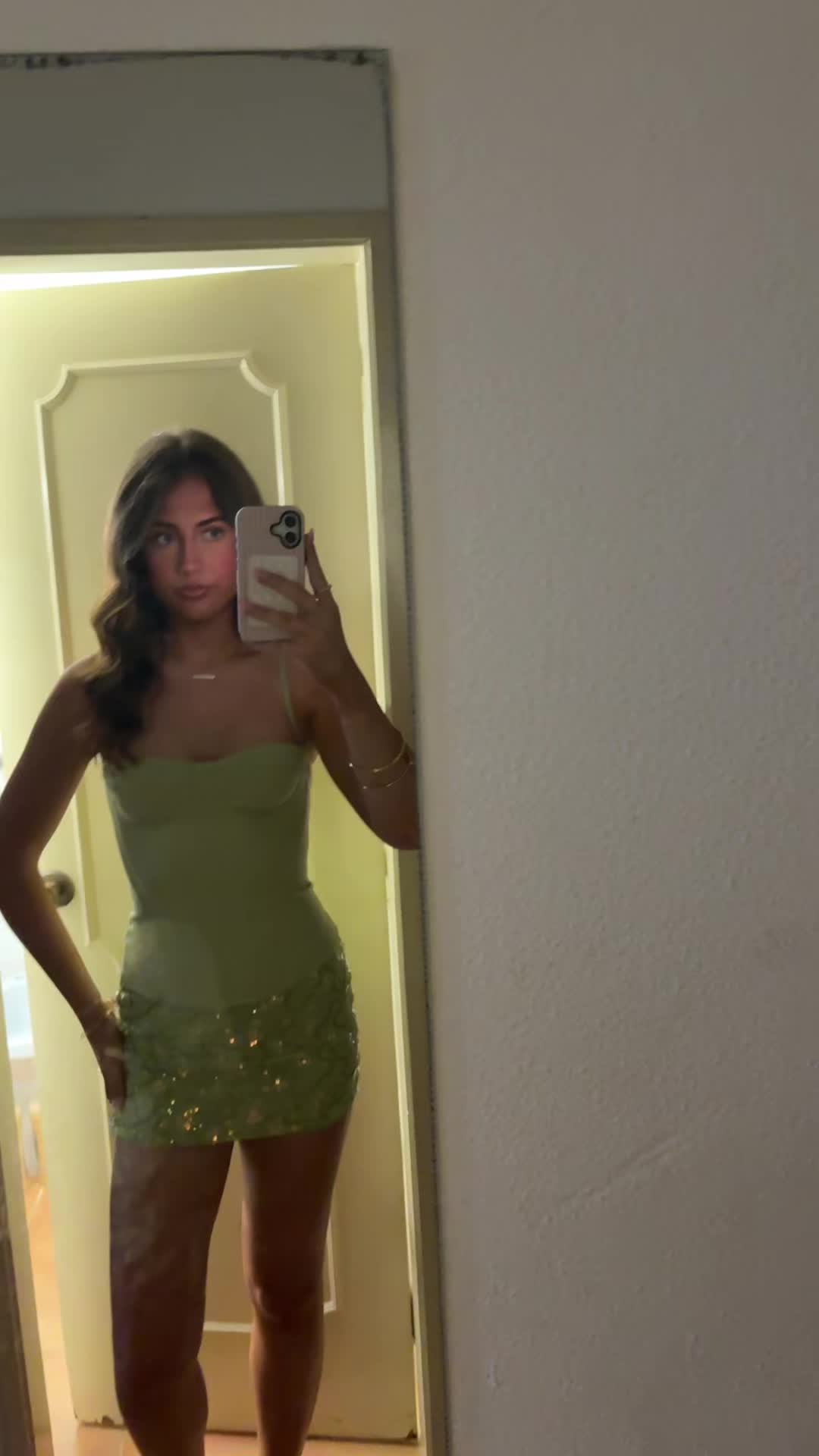 @.ainehughes