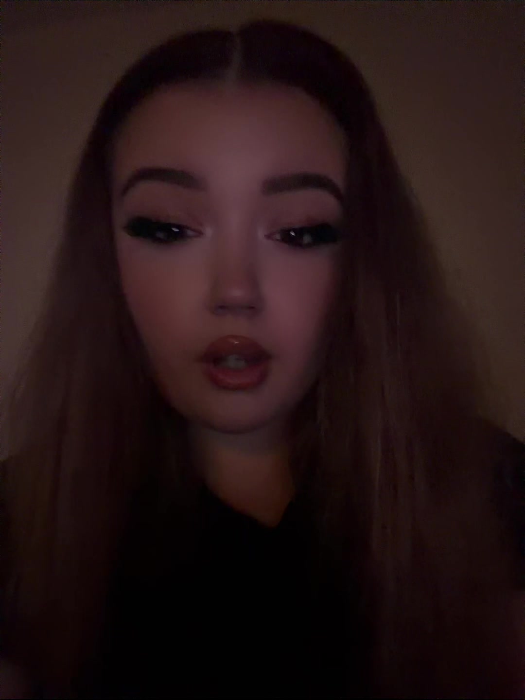 @𝐂𝐡𝐥𝐨𝐞 ꨄ︎