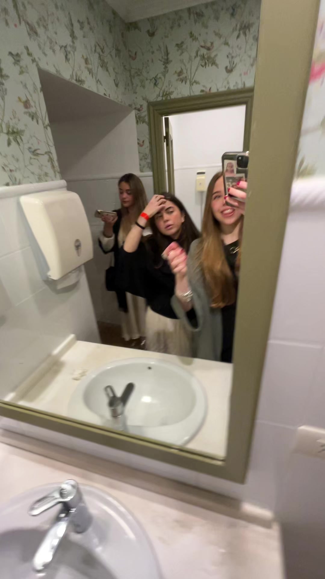 @user183781168