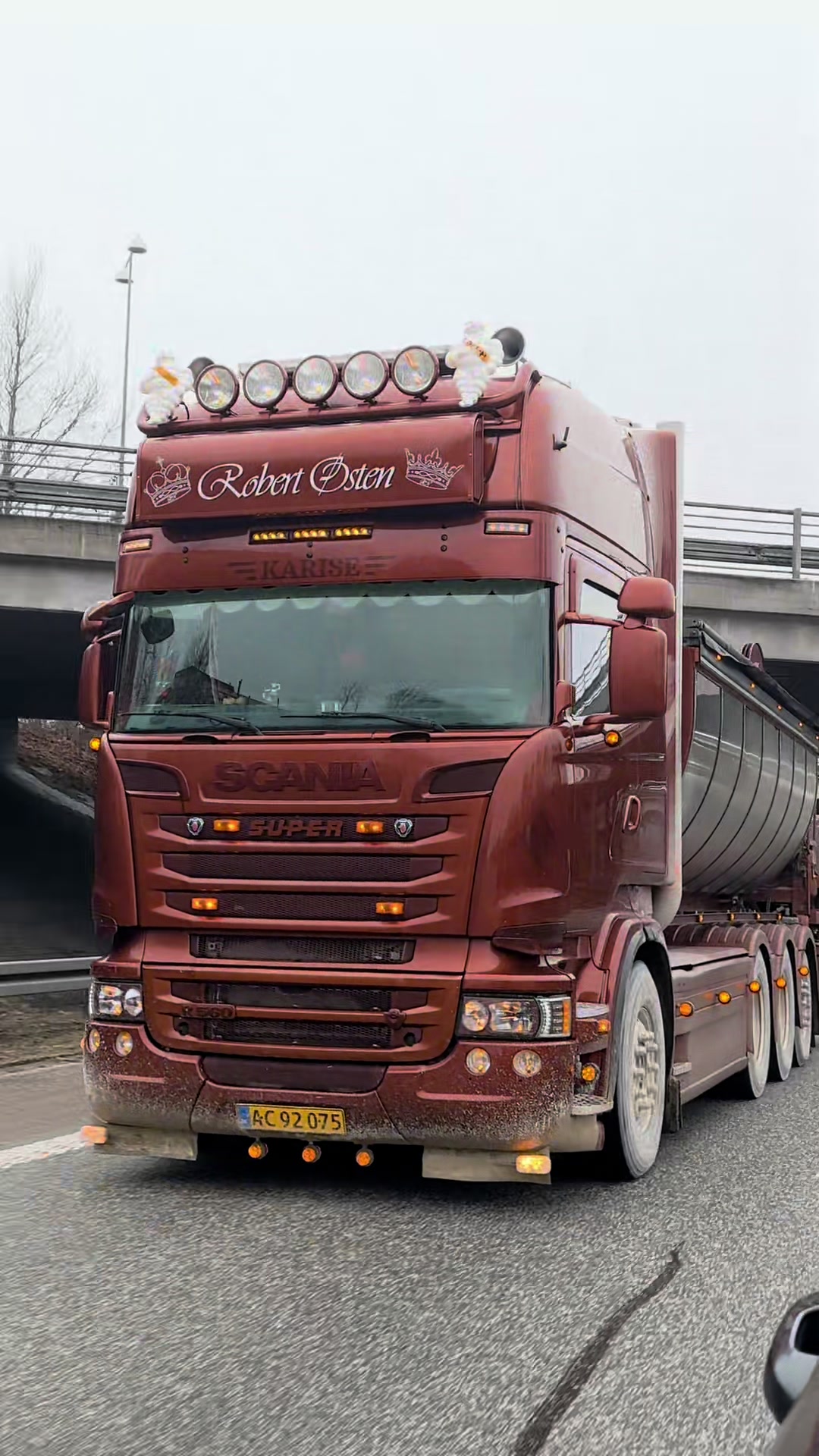 @LV’s TRUCKPHOTO