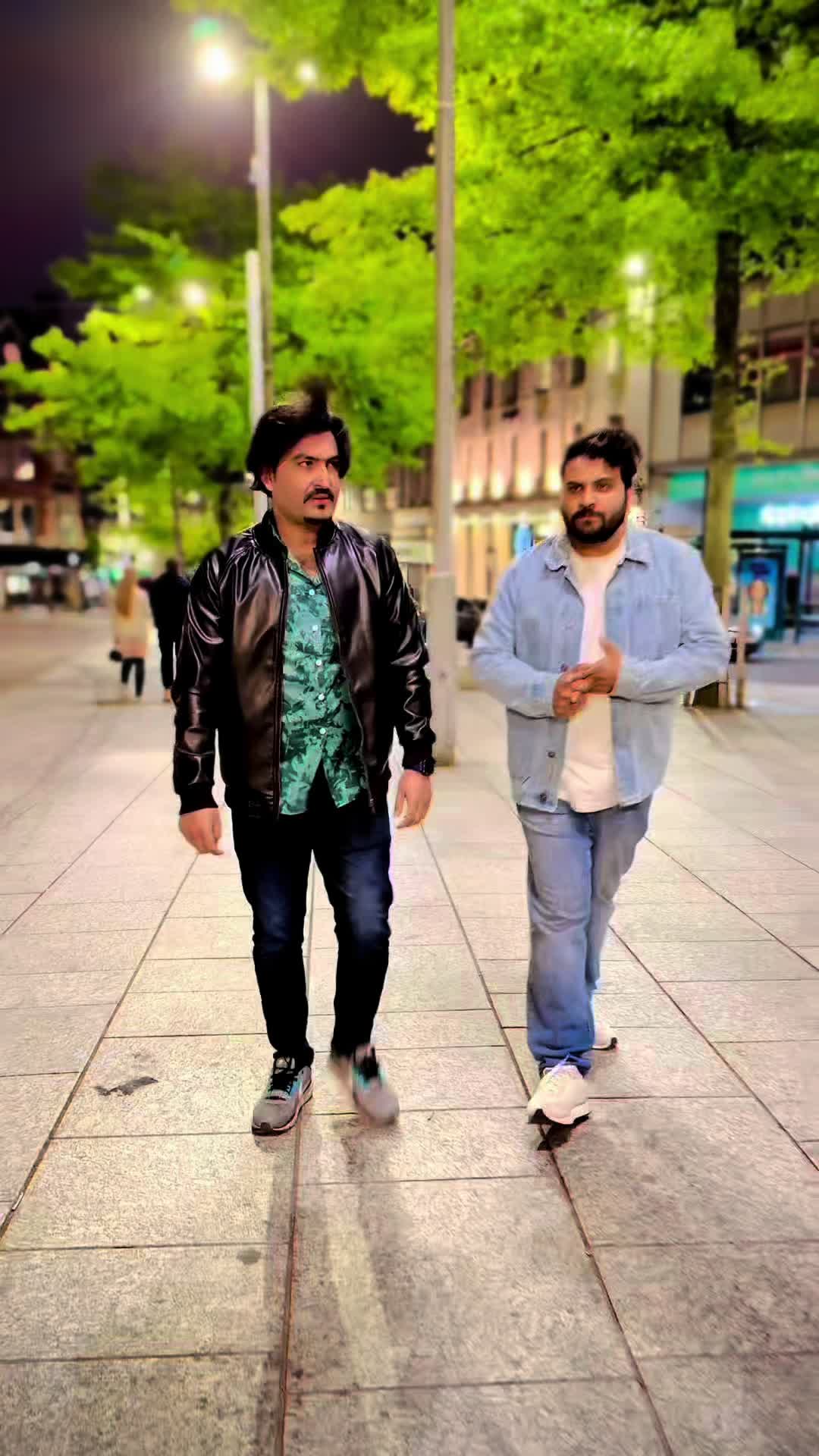 @Malik zeeshi🇵🇰 🇬🇧