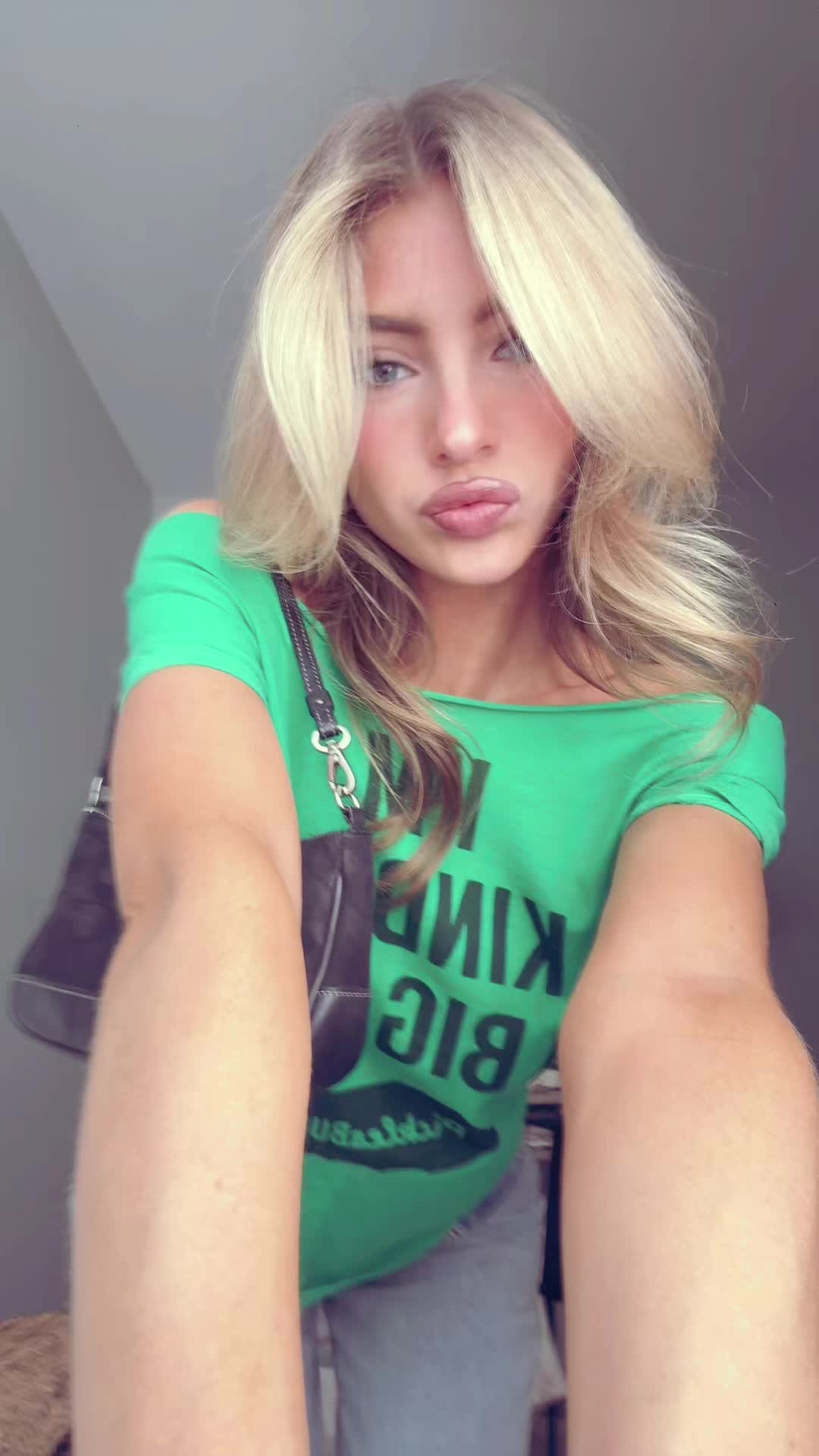 @🤫