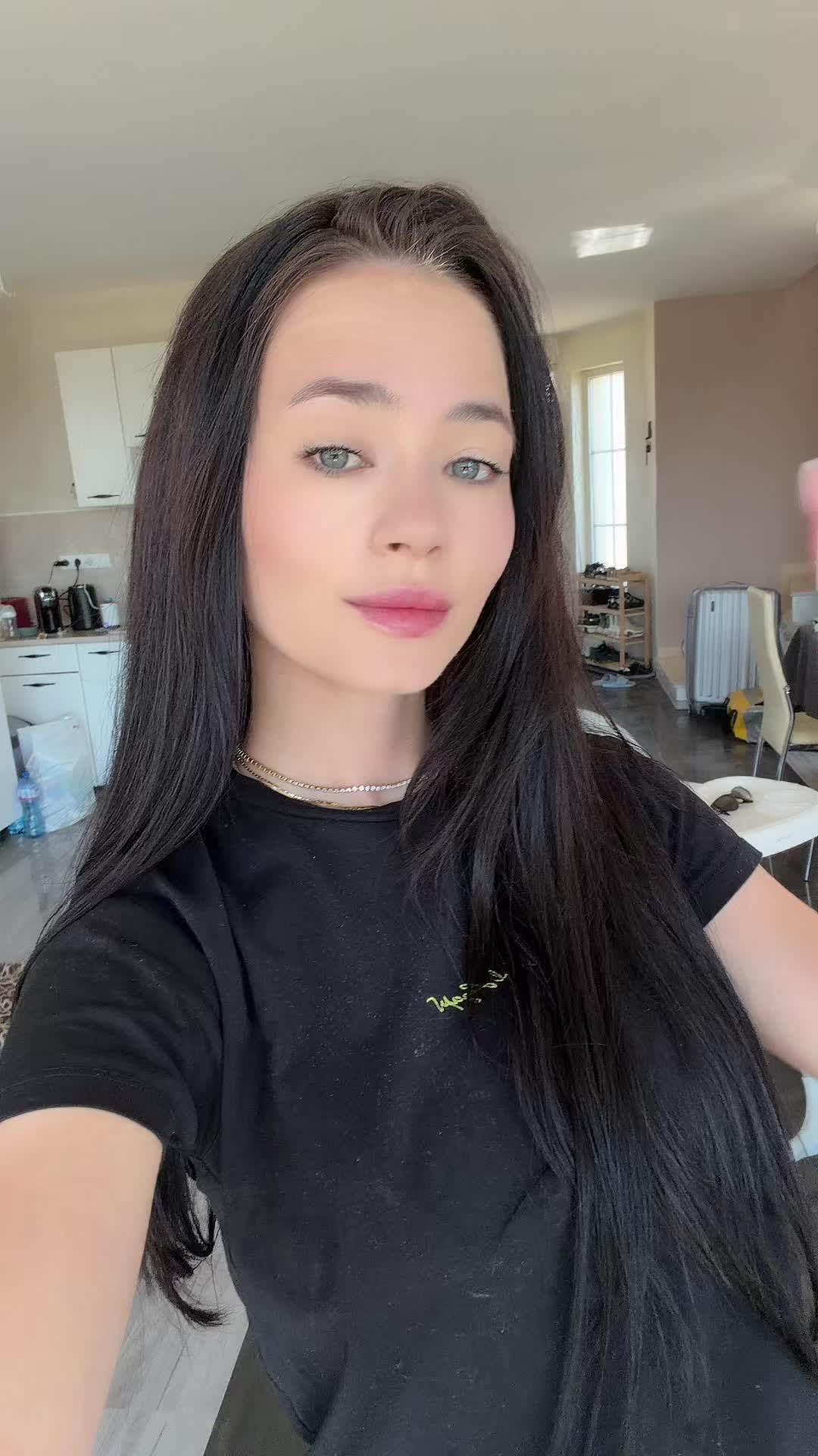 @NicoleDB