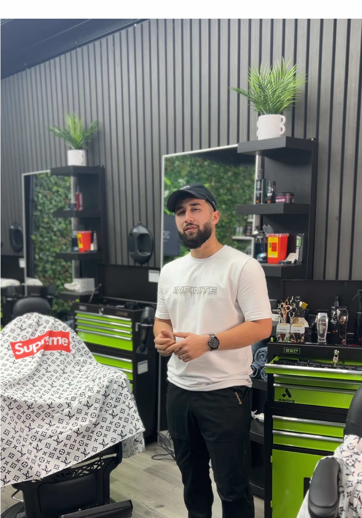 @Infinite barbers